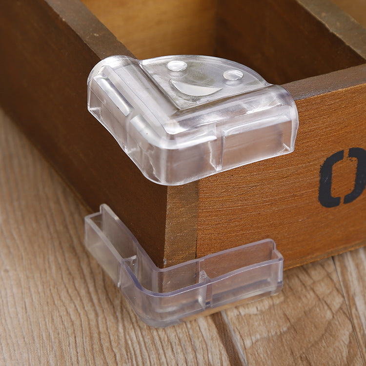 Защитная силиконовая накладка на уголок детского столика