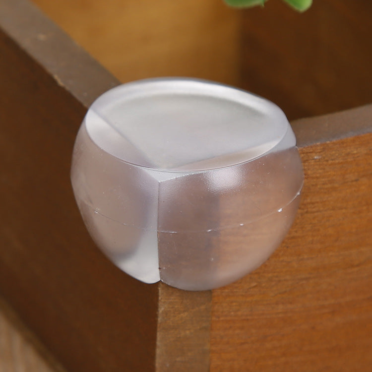 Защитная силиконовая накладка на уголок детского столика