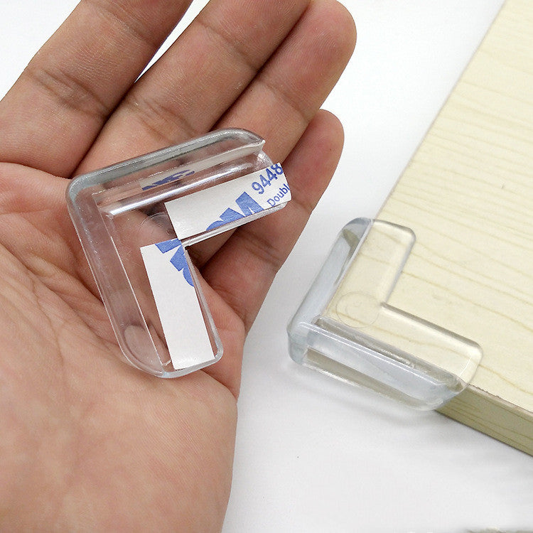 Защитная силиконовая накладка на уголок детского столика