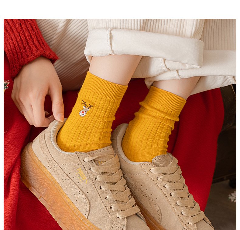 Christmas Gift Box Socks Cotton Mid-Calf Socks For Fall,Winter Women's Embroidered Socks Holiday Gifting Specialty Women's Socks Womenswear